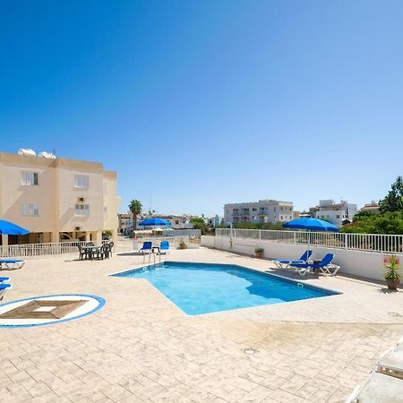 Sofia Apartment 700M Away From The Beach Paralimni Exteriér fotografie